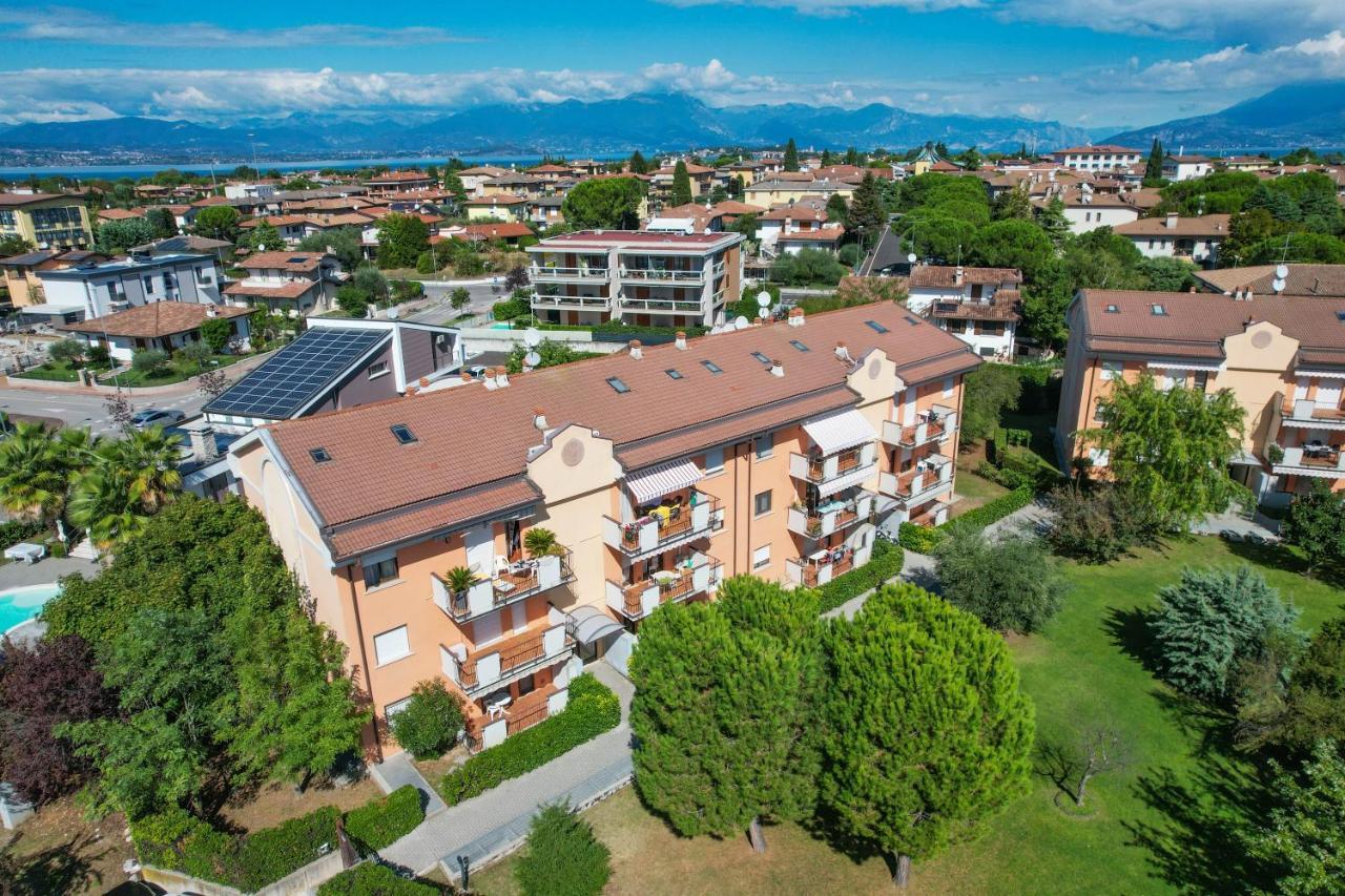 Radi Appartament - Gardacase Net Sirmione Bagian luar foto