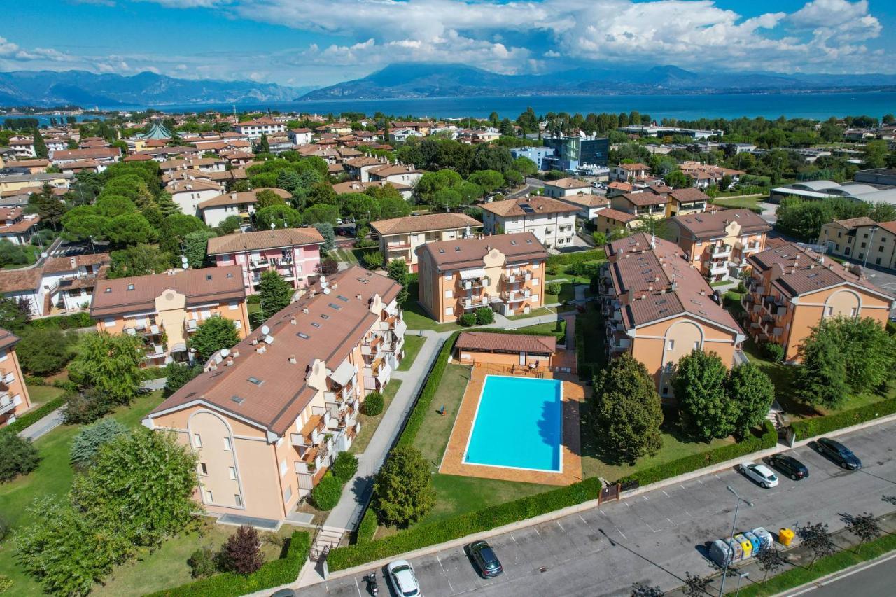 Radi Appartament - Gardacase Net Sirmione Bagian luar foto