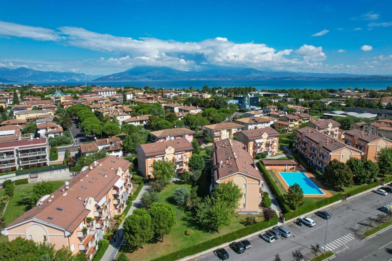 Radi Appartament - Gardacase Net Sirmione Bagian luar foto